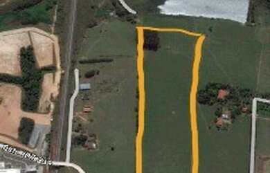 Imagem: O terreno possui 88.000m² de Área Privada e está localizado