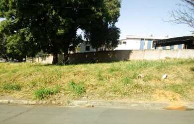 Imagem: O terreno possui 1.000m² de Área Privada e está localizado