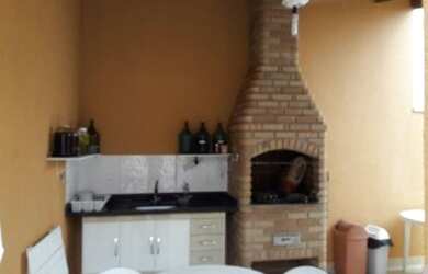 Imagem: A casa em condomínio possui 3 Dormitórios, 1 Suíte, 2 Banheiros