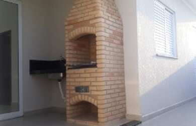 Imagem: A casa em condomínio possui 3 Dormitórios, 2 Suítes, 1 Banheiro