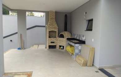 Imagem: A casa em condomínio possui 3 Dormitórios, 3 Suítes, 2 Banheiros