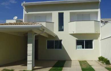 Imagem: A casa em condomínio possui 3 Dormitórios, 1 Suíte, 1 Banheiro