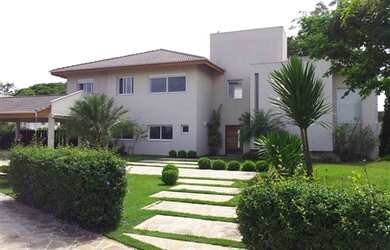 Imagem: A casa em condomínio à venda possui 3 Dormitórios, 3 Suítes