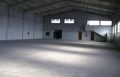 Imagem: O depósito possui 1.200m² de Área e está localizado em