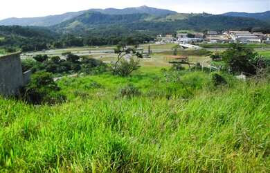 Imagem: O terreno possui 1175m² de Área Privada e está localizado