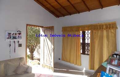 Imagem: A casa possui 3 Dormitórios, 1 Suíte, 2 Banheiros, 3 Vagas