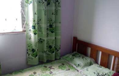 Imagem: A casa possui 2 Dormitórios, 1 Banheiro, 2 Vagas na garagem