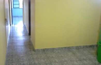 Imagem: A casa possui 2 Dormitórios, 2 Banheiros, 4 Vagas na garagem