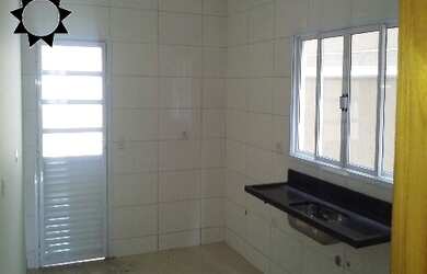 Imagem: A casa possui 3 Dormitórios, 3 Suítes, 1 Banheiro, 2 Vagas