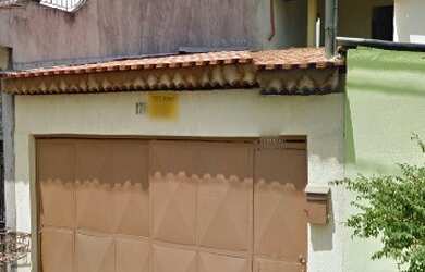Imagem: A casa possui 4 Dormitórios, 2 Suítes, 4 Banheiros, 4 Vagas