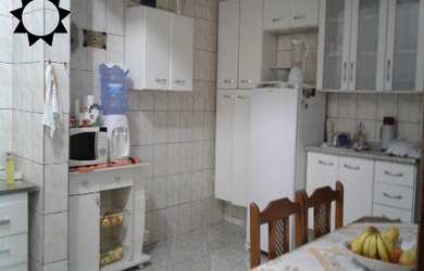 Imagem: A casa possui 2 Dormitórios, 1 Banheiro, 250m² de Área, 200m²