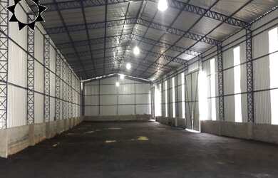 Imagem: O depósito possui 4 Banheiros, 7.000m² de Área, 1.500m²