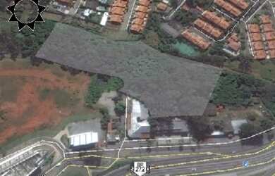 Imagem: O terreno possui 12.971m² de Área Privada e está localizado