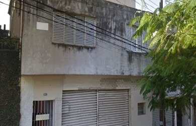 Imagem: A casa possui 2 Dormitórios, 1 Banheiro, 70m² de Área, 200m²