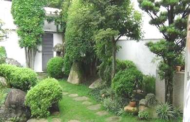 Imagem: A casa possui 4 Dormitórios, 2 Suítes, 4 Banheiros, 7 Vagas