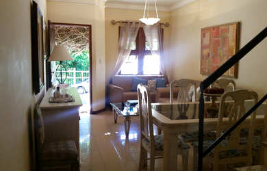 Imagem: A casa possui 3 Dormitórios, 1 Suíte, 1 Banheiro e 2 Vagas