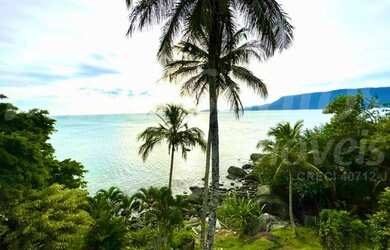 Imagem: A casa possui 5 Dormitórios, 1 Suíte, 2 Banheiros, 2 Vagas