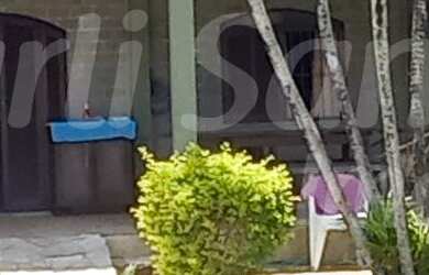 Imagem: A casa possui 7 Dormitórios, 1 Suíte, 6 Banheiros, 3 Vagas