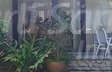 Imagem: A casa possui 4 Dormitórios, 4 Suítes, 6 Banheiros, 403m²