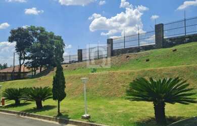 Imagem: O terreno possui 380m² de Área Privada e está localizado