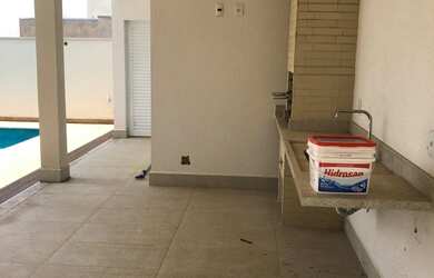 Imagem 2: Oportunidade, casa em condominio com excelente acabamento, piscina e churrasqueira