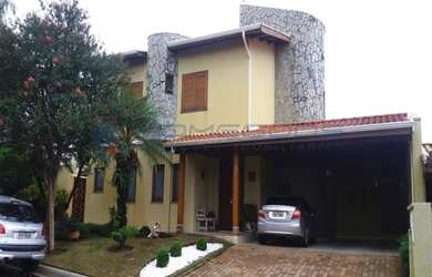 Imagem: A casa em condomínio possui 4 Dormitórios, 1 Suíte, 5 Banheiros