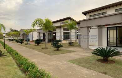 Imagem: O terreno possui 800m² de Área Privada e está localizado