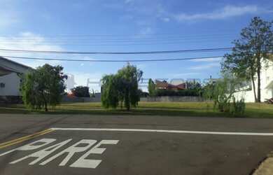 Imagem: O terreno à venda possui 694m² de Área Privada e está localizado