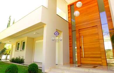 Imagem: A casa em condomínio possui 6 Dormitórios, 6 Suítes, 8 Banheiros