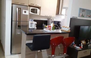 Imagem: O apartamento possui 2 Dormitórios, 1 Banheiro, 1 Vaga na garagem