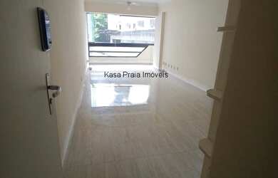 Imagem: O apartamento possui 3 Dormitórios, 1 Suíte, 1 Banheiro, 1