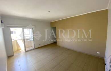 Imagem: O apartamento possui 2 Dormitórios, 1 Suíte, 2 Banheiros