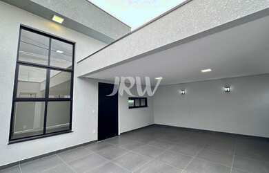 Imagem: A casa possui 3 Dormitórios, 1 Suíte, 2 Banheiros, 2 Vagas