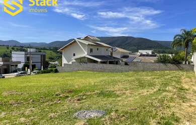 Imagem: O terreno possui 657m² de Área Privada e está localizado