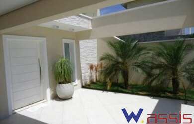 Imagem: A casa em condomínio possui 3 Dormitórios, 1 Suíte, 4 Banheiros