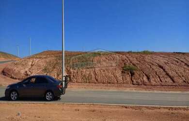 Imagem: O terreno possui 383m² de Área Privada e está localizado