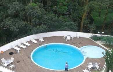 Imagem: O apartamento possui 2 Dormitórios, 1 Suíte, 2 Banheiros