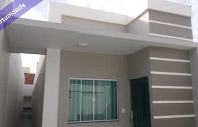 Imagem: A casa possui 3 Dormitórios, 1 Banheiro, 1 Vaga na garagem