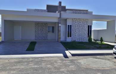 Imagem: A casa em condomínio possui 3 Dormitórios, 2 Banheiros, 2