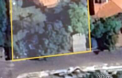 Imagem: O terreno possui 5 Dormitórios, 2 Suítes, 1 Banheiro, 10 Vagas