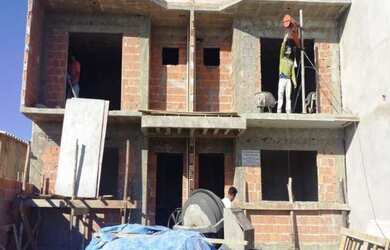 Imagem: A casa possui 2 Dormitórios, 1 Suíte, 3 Banheiros, 1 Vaga