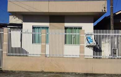 Imagem: A casa possui 2 Dormitórios, 1 Banheiro, 4 Vagas na garagem