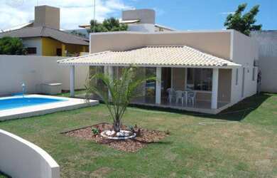 Imagem: A casa em condomínio possui 3 Dormitórios, 3 Suítes, 4 Banheiros