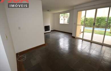 Imagem: A casa em condomínio possui 4 Dormitórios, 4 Suítes, 4 Vagas