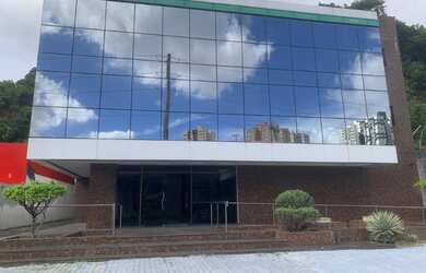 Imagem: A sala comercial possui 6 Banheiros, 20 Vagas na garagem, 1.380m²