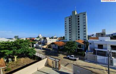 Imagem: O apartamento possui 2 Dormitórios, 1 Suíte, 2 Banheiros