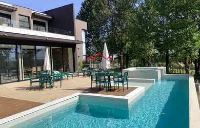 Imagem: A casa em condomínio possui 4 Dormitórios, 2 Suítes, 3 Vagas