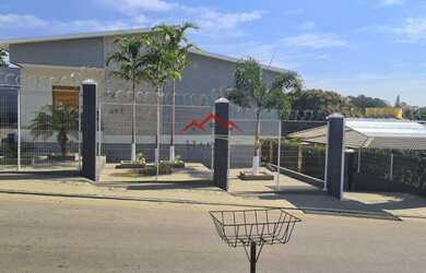 Imagem 3: Casa para locação no Medeiros (residência ou comércio): 3 suítes, 10 vagas na garagem, áre