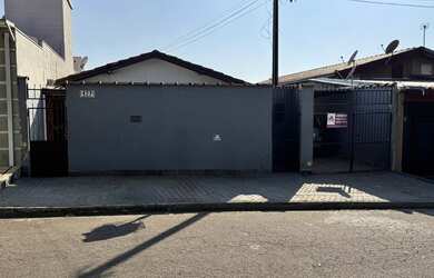 Imagem: A casa possui 2 Dormitórios, 2 Banheiros, 11 Vagas na garagem