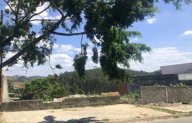 Imagem: O terreno à venda possui e está localizado em Jardim Europa